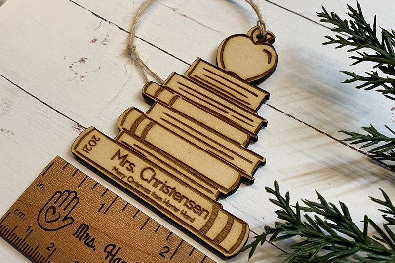 Décorations d'arbre de Noël découpées au laser