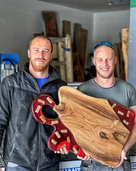 Création sur mesure de meuble époxy et bois à Istres | Livraison France