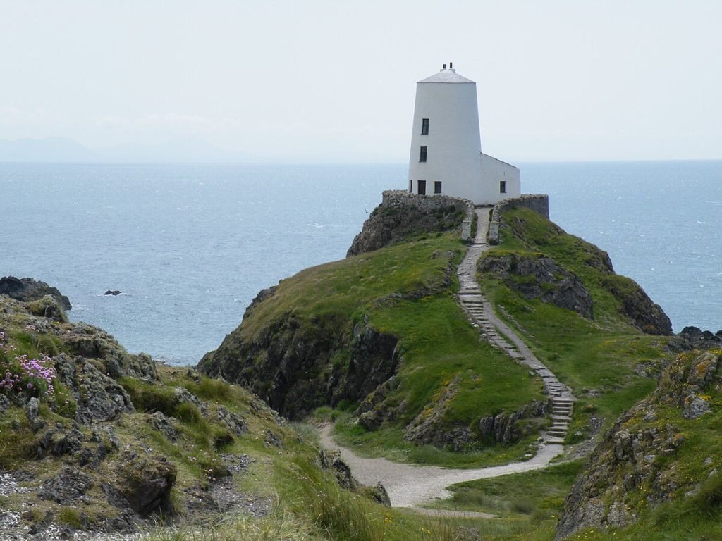 Tŵr Mawr Lighthouse – Wikipedia
