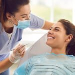 Technicien plus élevé dans l'hygiène buccale en ligne