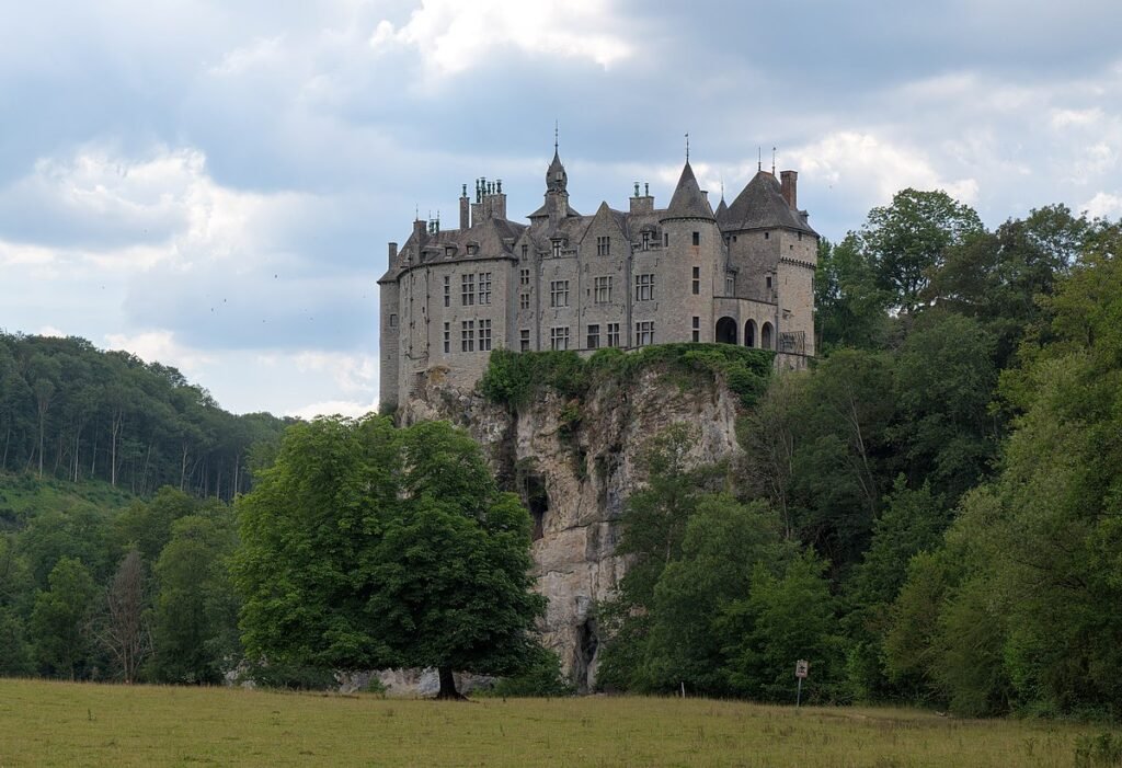 Château de Walzin – Wikipedia