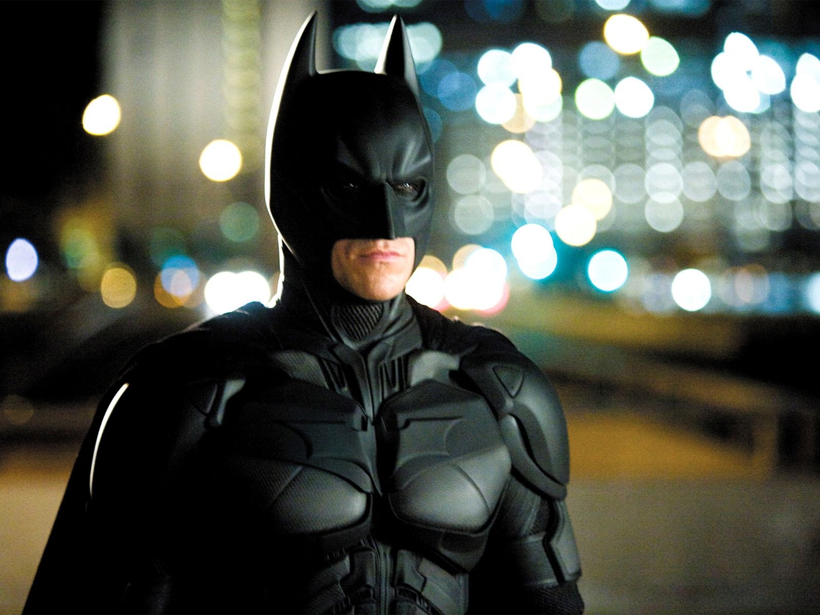 L'image peut contenir Batman humain et personne
