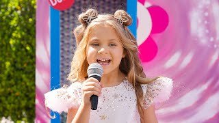 Diana et Roma aiment Andy Town Love peut sauver les chansons de jour