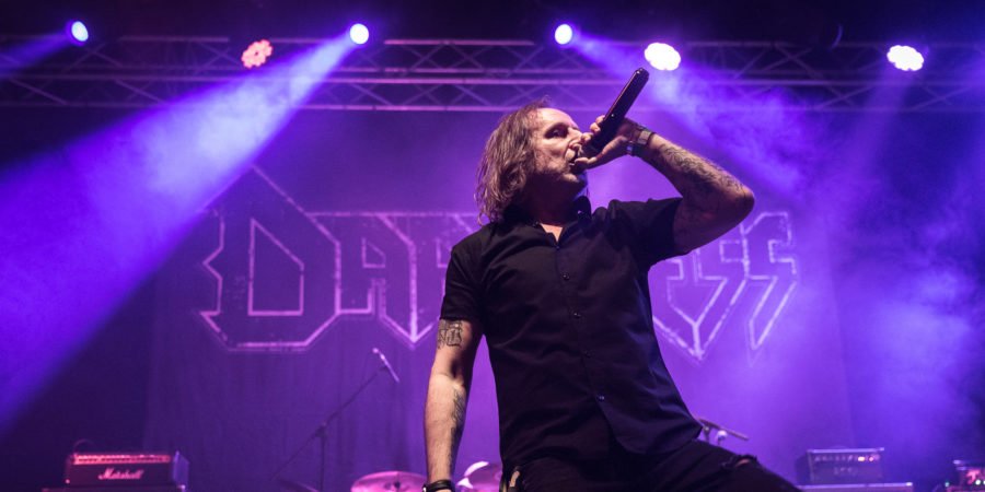 Darkness Zeigen « Death Squad 2025 » -video Mit Gästen • Metal.de