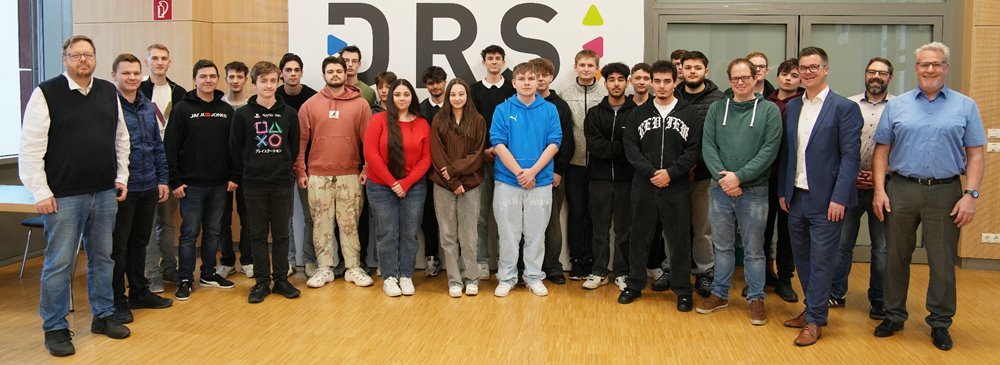 STADT NEUWIED – Theorie trifft Praxis – IT-Fachschüler der David-Roentgen-Schule erhalten Einblicke in die Neuwieder Stadtverwaltung STADT NEUWIED – Theorie trifft Praxis – IT-Fachschüler der David-Roentgen-Schule erhalten Einblicke in die Neuwieder Stadtverwaltung