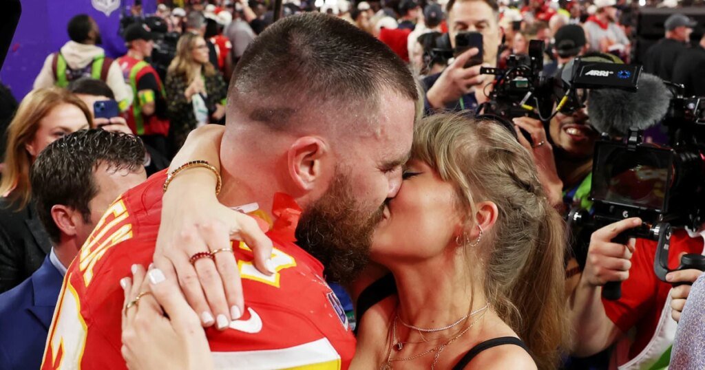 Les paroles de « Wood » de Taylor Swift expliquées Les paroles de « Wood » de Taylor Swift expliquées