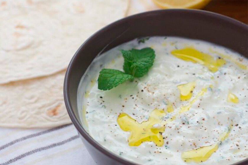Tzatziki gris, recette de cuisine facile, sencilla et délicieuse