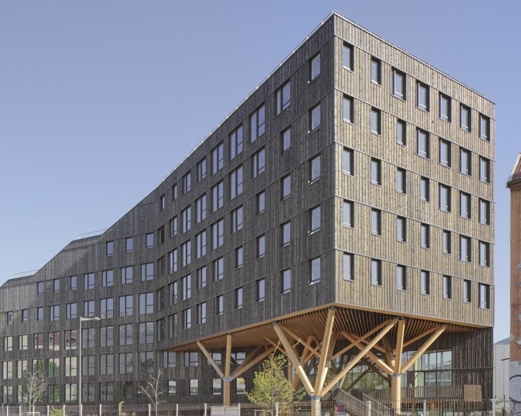 Grenoble. C&rsquo;est quoi cet immeuble entièrement construit en bois au cœur de la Presqu&rsquo;île