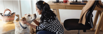 Photo d'une femme avec un chien