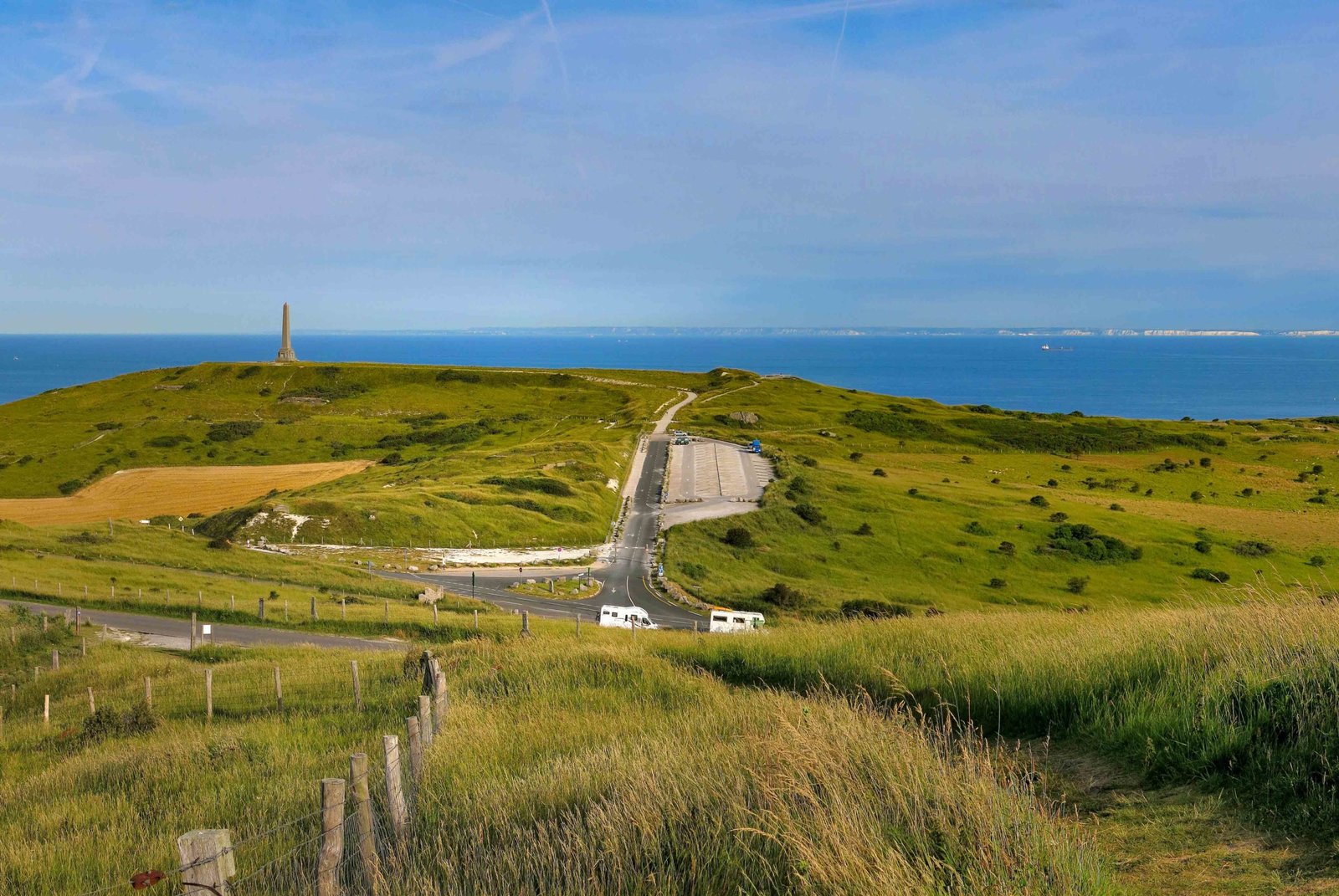 Le Cap Blanc Nez et les falaises de Douvres vus du Mont d'Hubert © Jörg Braukmann - licence [CC BY-SA 4.0] de Wikimédia Commons