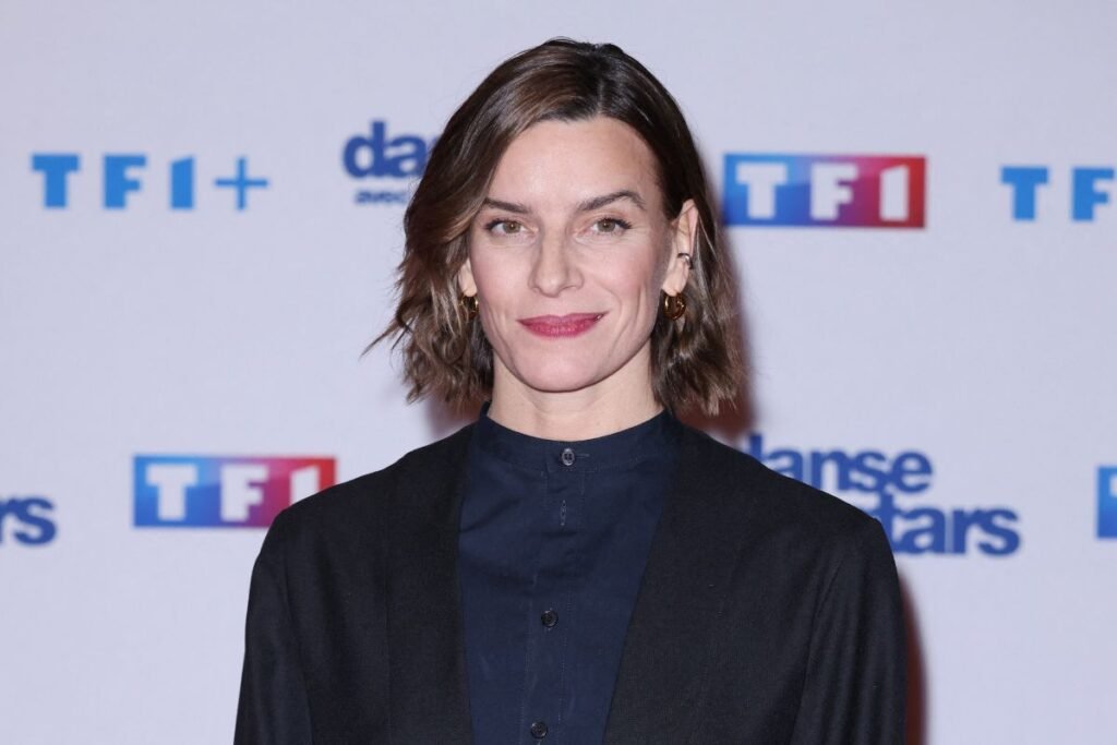 « Je garde ça de façon très précieuse » Fauve Hautot, enceinte de son premier enfant, fait de rares confidences depuis l’annonce surprise « Je garde ça de façon très précieuse » Fauve Hautot, enceinte de son premier enfant, fait de rares confidences depuis l’annonce surprise