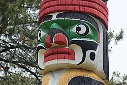Détail du totem canadien